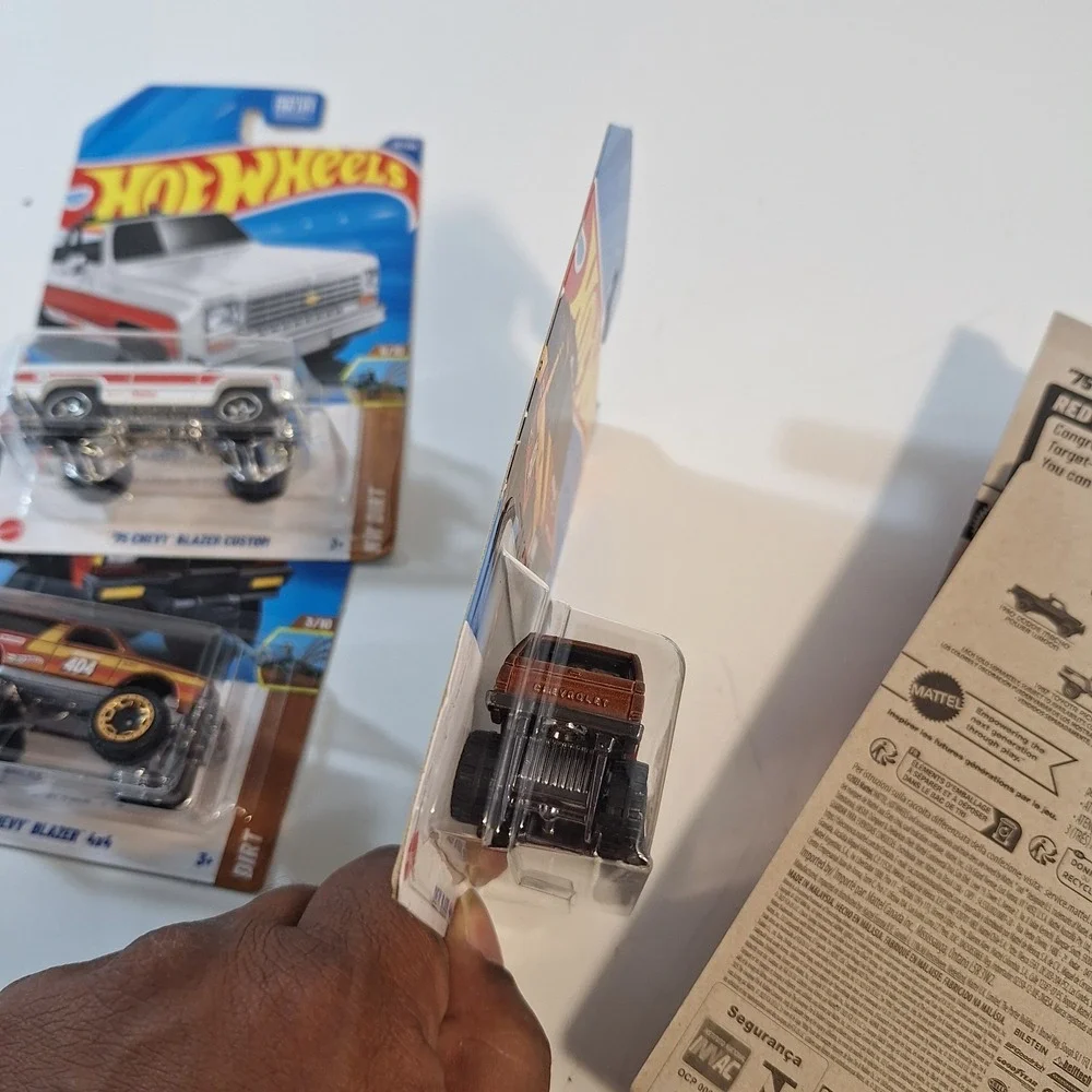Hot Wheels Chevy Blazer Custom & 4×4 Red Edition/ Tubular Trucks 5 Trucks‎